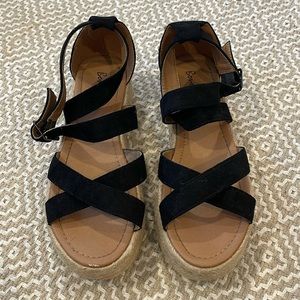 Bonnie black strap wedge